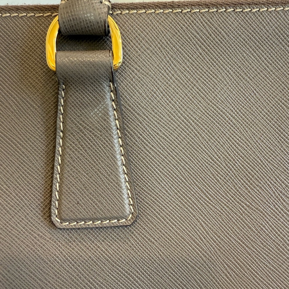 Prada | Large Galleria Saffiano Tote - Picture 11 of 17